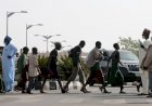 Libertados de sequestro, estudantes nigerianos voltam para casa