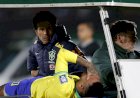Neymar é submetido a cirurgia no joelho esquerdo