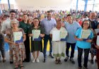Governador Wilson Lima entrega 600 títulos definitivos e programa já beneficia mais de 20,8 mil famílias com regularização fundiária