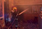 Bombeiros combatem incêndio em bar no bairro Nossa Senhora das Graças
