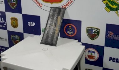 Policiais da Base Arpão prendem mulher com cocaína