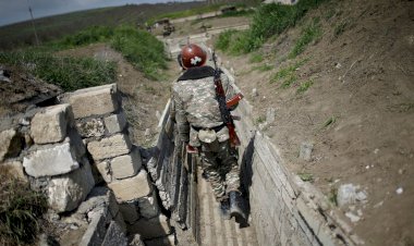 Tropas de paz russas vão a Nagorno-Karabakh após acordo de trégua