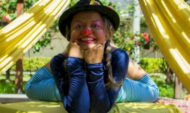 Fora do picadeiro, artistas se reinventam e levam alegria nos bairros de Manaus