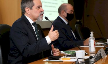 Ministério da Saúde: vacinação poderá começar em 20 de janeiro