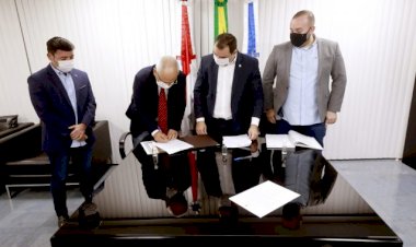 Angelus Figueira é empossado como deputado estadual na Aleam