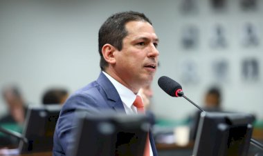 Justiça determina que idosos em hospitais sejam vacinados, atendendo ação de Marcelo Ramos e entidades