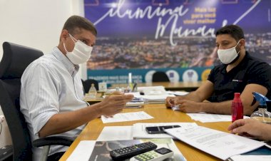 Vereador Dr. Eduardo Assis solicita serviços com secretário Marcos Rotta