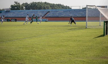 Com três gols de Vanilson, Manaus vence Jaraguá e avança na Copa do Brasil