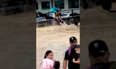 Igarapé transborda, invade abrigo de venezuelanos e deixa avenida Torquato Tapajós um caos