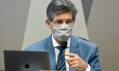 Teich diz que deixou cargo por falta de autonomia e por não aceitar cloroquina