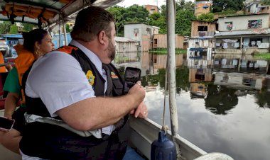 William Alemão mostra os efeitos da cheia em plena orla de Manaus