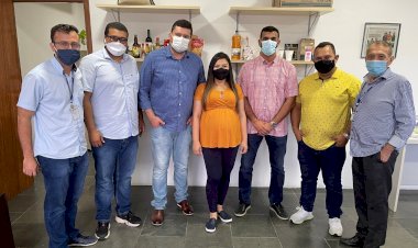 Proposta de Joana Darc é acatada pelo governador e subvenção para o extrativismo da piaçava é concretizada