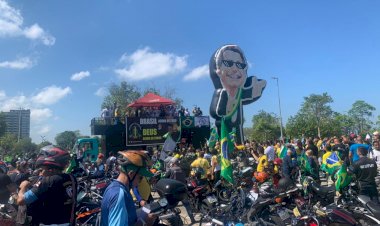 Bolsonaristas fazem 'motociata' em Manaus neste sábado (17)