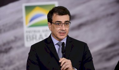Ministro defende transferência de tecnologias para produção de vacinas
