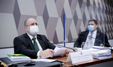 Aras diz cumprir compromisso de respeitar a separação entre os poderes