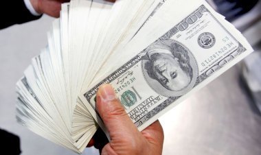 Dólar fecha com maior alta desde abril, custando R$ 5,537