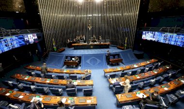 Senado aprova PEC da renda básica garantida pela Constituição