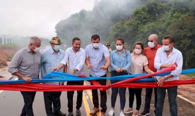 Em Guajará, Wilson Lima entrega asfaltamento do ramal Porto do Açaí