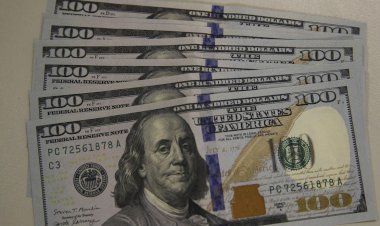 Dólar cai para R$ 4,75 com negociações entre Rússia e Ucrânia