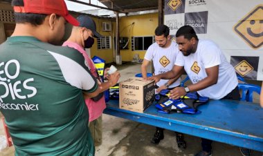Entrega de capacetes e coletes leva esperança a mototaxistas de Tabatinga