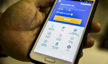 Trabalhadores nascidos em abril podem sacar até R$ 1 mil do FGTS