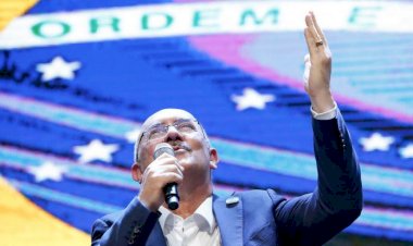 Ex-ministro da educação é preso em operação da PF