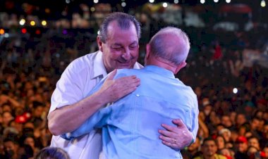 ‘Lula está aqui para mostrar que há esperança para o Amazonas’, afirma Omar em Grande Ato em Manaus