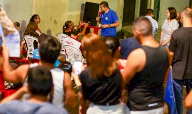 João Luiz realiza caminhadas, reuniões políticas e carreata por Manaus