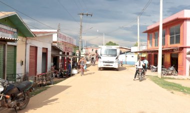 Em Eirunepé, Governo do Estado avança com obras de pavimentação de ruas e reforma de ginásio poliesportivo