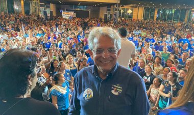 Em evento com cinco mil pessoas, Pauderney reforça compromisso com a Educação