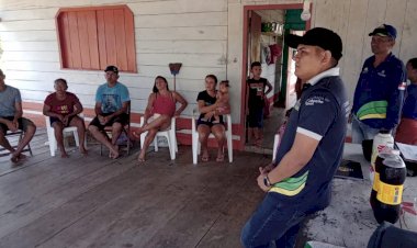 Idam assiste comunitários na elaboração de acordo de pesca em Itapiranga
