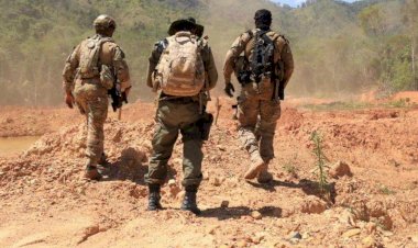 PF começa a destruir maquinário de garimpeiros na TI Yanomami