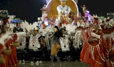 Escolas de samba do grupo de acesso A marcam a segunda noite de desfiles no Sambódromo