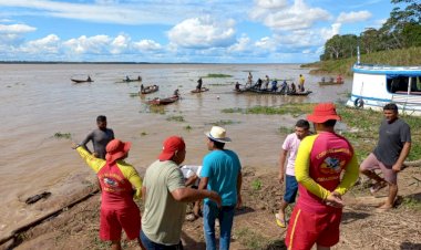 Mergulhadores do Corpo de Bombeiros realizam terceiro dia de buscas por adolescentes desaparecidos em Manacapuru