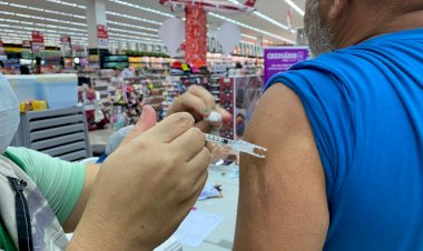 Mais de 1,3 mil vacinados contra a Covid-19 em supermercados, nesta sexta-feira