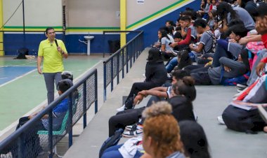 De forma inédita, deputado João Luiz leva palestra sobre crimes cibernéticos a alunos de Maués