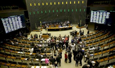 Estudo mostra como as parlamentares são ofendidas nas redes sociais