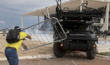 Moraes manda soltar mais 40 presos nos atos golpistas