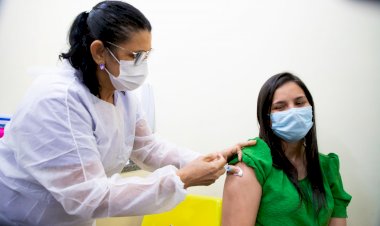 Vacina contra Covid-19 está disponível em 74 pontos de imunização da prefeitura, de segunda a quarta-feira