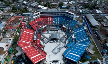 Parintins 2023: Governo do Amazonas conclui montagem do palco da Festa dos Visitantes