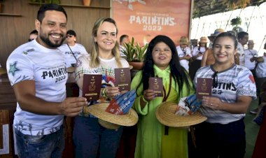 Ministras do Turismo e dos Povos Indígenas conhecem circuito do Governo do Amazonas montado na Catedral de Parintins