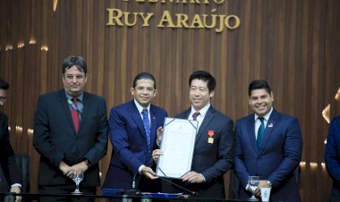 Presidente do Ibrachina, recebe medalha Ruy Araújo na Aleam, por propositura do deputado João Luiz