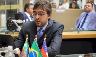 Deputado quer que estudantes da rede pública tenham 50?desconto no transporte fluvial no Amazonas