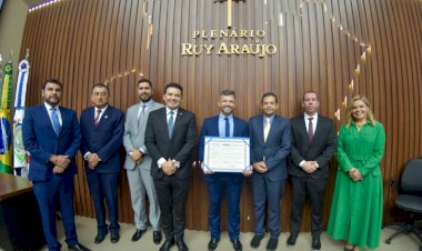 Delegado Antônio Rondon Júnior recebe Título de Cidadão do Amazonas da Aleam, por propositura do deputado João Luiz