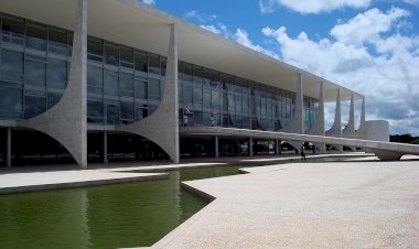 Governo desmente fake news sobre banheiros unissex