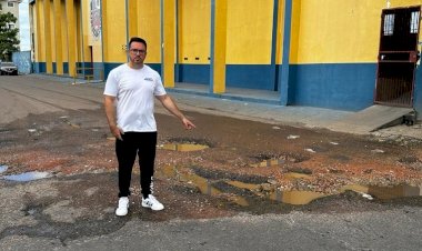 Vereador Rodrigo Guedes denuncia cratera e cobra recapeamento de vias no bairro Flores