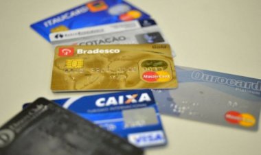 Veja dicas para proteger cartão e celular no carnaval