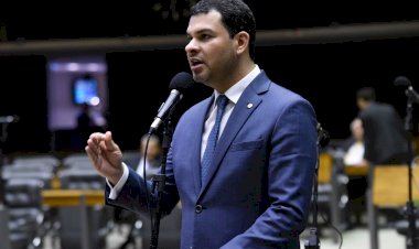 Deputado Saullo Vianna apresenta projeto que tipifica como crime alteração de imagens de mulheres por meio de IA