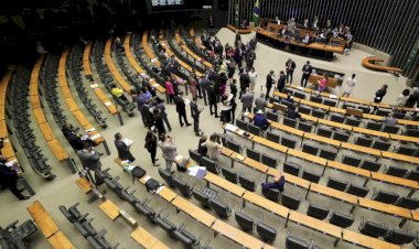Câmara mantém dispensa de registro biométrico de deputados do RS