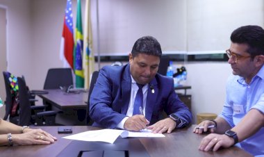 Concurso público: presidente da CMM assina contrato com Instituto Acesso e edital sai nos próximos dias